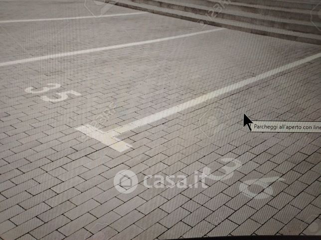 Box/posto auto in residenziale in Via Papa Giovanni XXIII