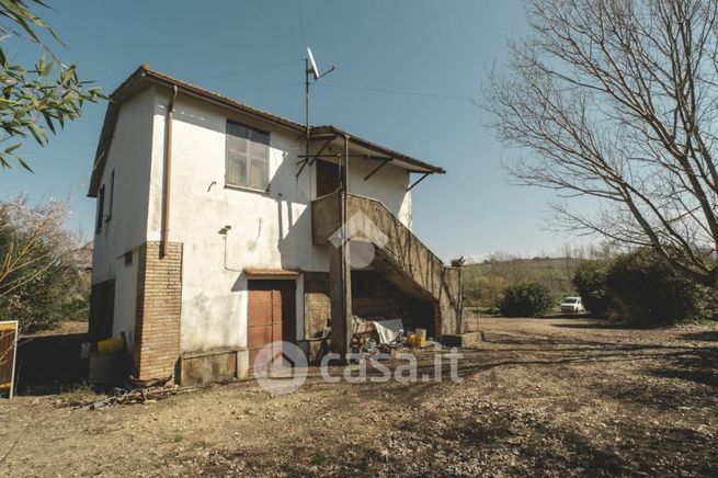 Rustico/casale in residenziale in 