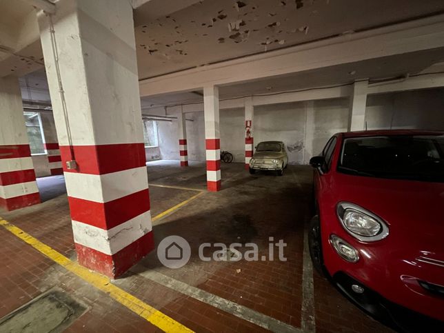 Box/posto auto in residenziale in Via di Valle Aurelia 130