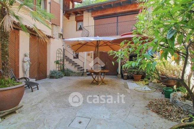 Rustico/casale in residenziale in Via Sassello