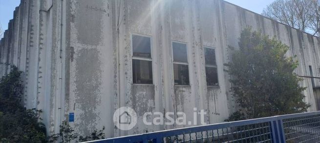 Capannone in commerciale in Via Circumvallazione Esterna
