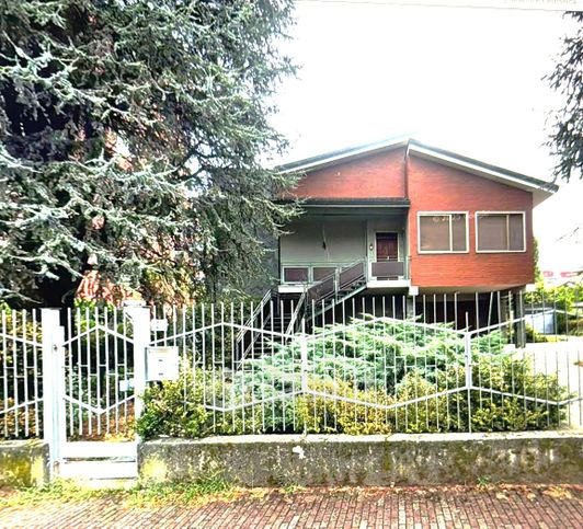 Villa in residenziale in Via IV Novembre 2
