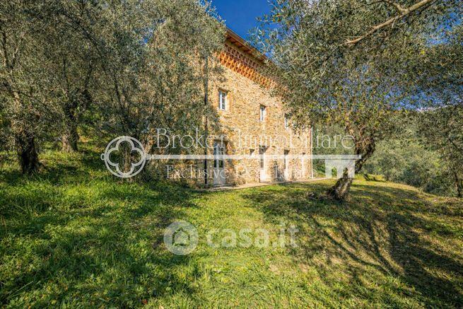 Rustico/casale in residenziale in Via Belvedere