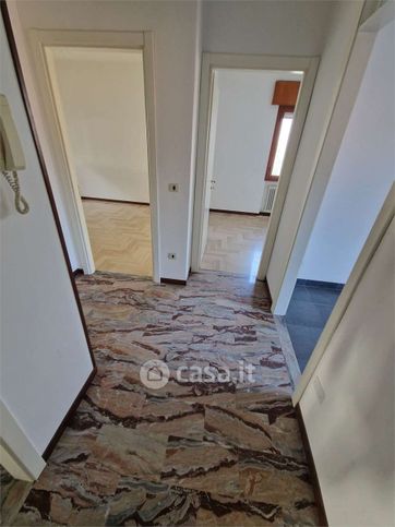 Appartamento in residenziale in Via Bennati 11