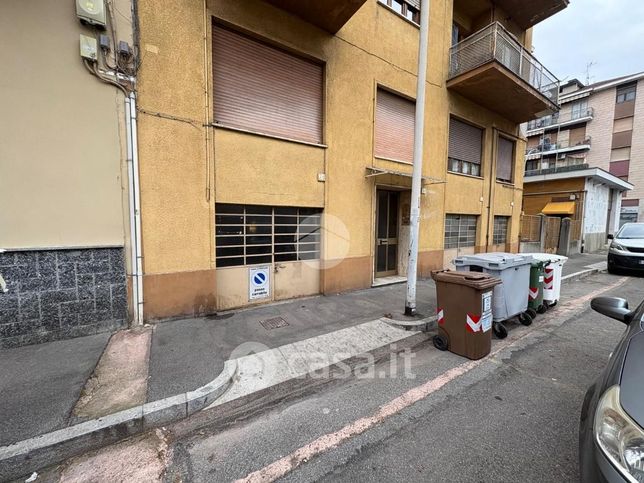 Capannone in commerciale in Via V. Bellini 21