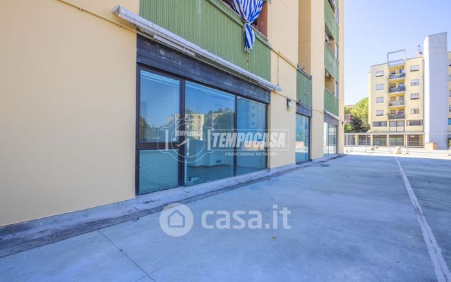 Capannone in commerciale in Via Roma