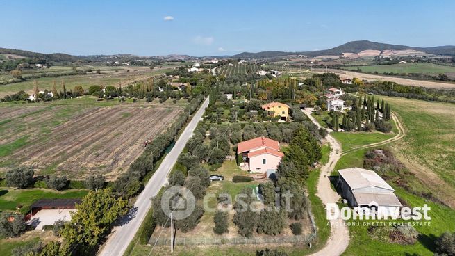 Villa in residenziale in Strada dell'Abbadia