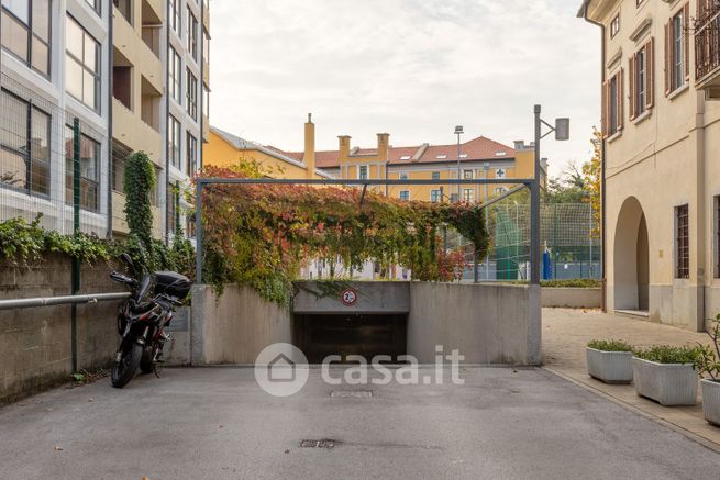 Garage/posto auto in residenziale in Via Monte Cengio