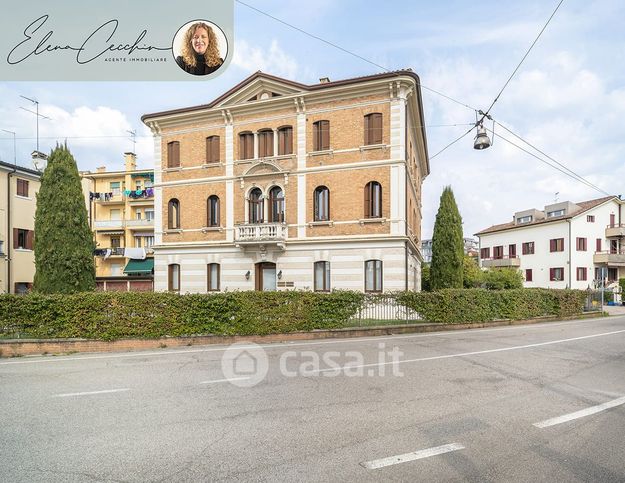 Ufficio in commerciale in Via Luigi Pinelli 29