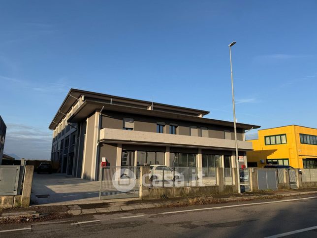 Capannone in commerciale in Via Meucci