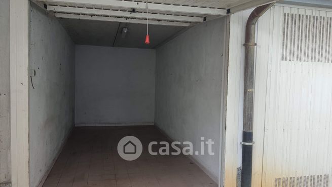 Box/posto auto in residenziale in Via Bogliette 2