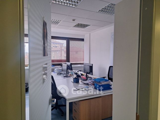 Ufficio in commerciale in Via Caldera 21