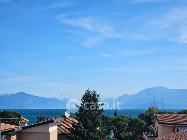 Appartamento in residenziale in Via Sirmione 21