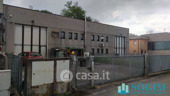 Capannone in commerciale in Via Budriago 17