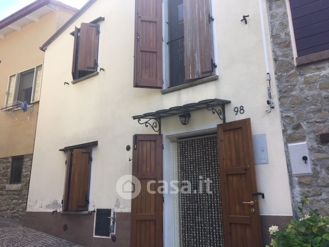 Casa bi/trifamiliare in residenziale in Via Trento 2