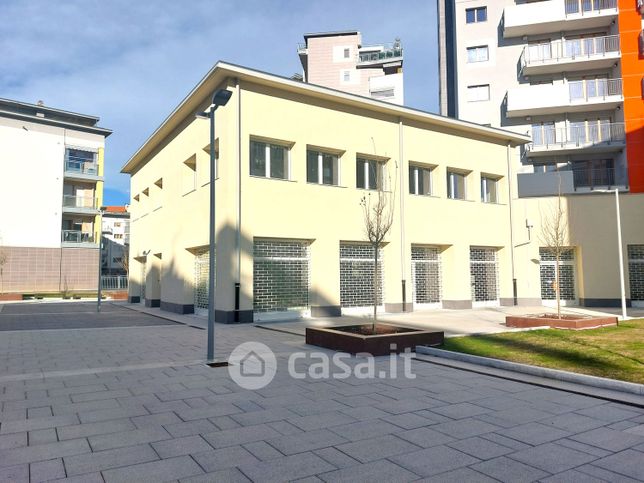 Ufficio in commerciale in Via Issiglio