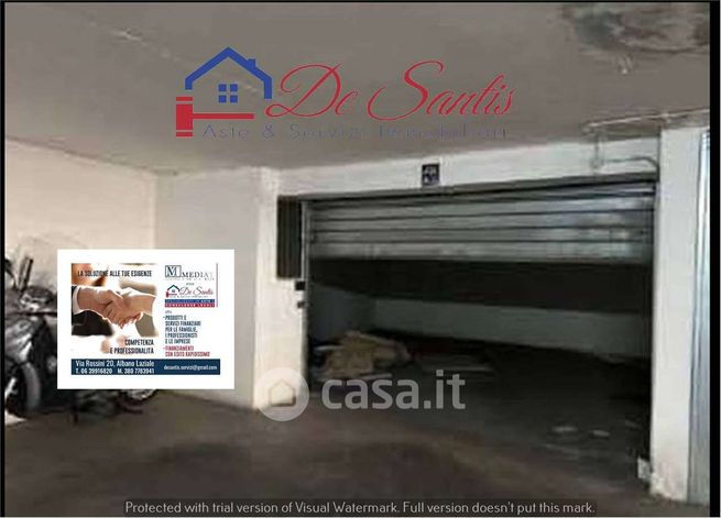 Garage/posto auto in residenziale in Via Caio Cestio 35