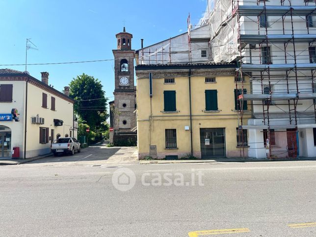 Villetta a schiera in residenziale in Via Emilia Ovest 143