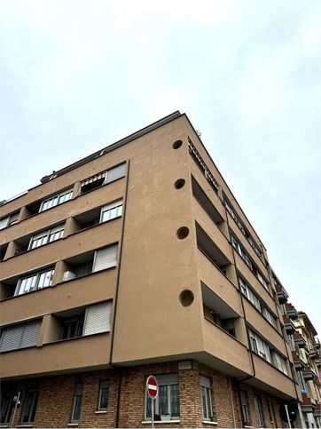 Garage/posto auto in residenziale in Via Lombriasco 9