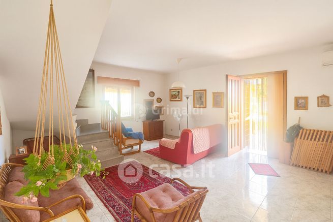 Casa bi/trifamiliare in residenziale in Via dei Cigni 80