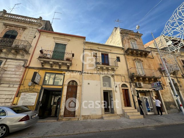 Casa indipendente in residenziale in Via Roma 67 -101