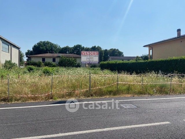 Terreno edificabile in residenziale in Via Lombardia