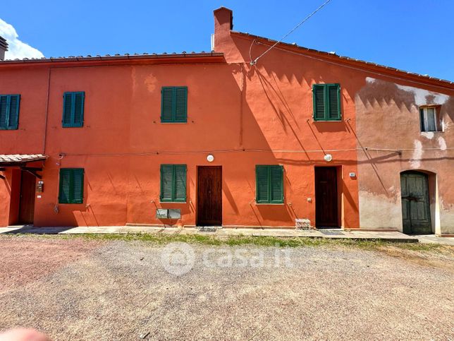 Rustico/casale in residenziale in Località La Piastraia