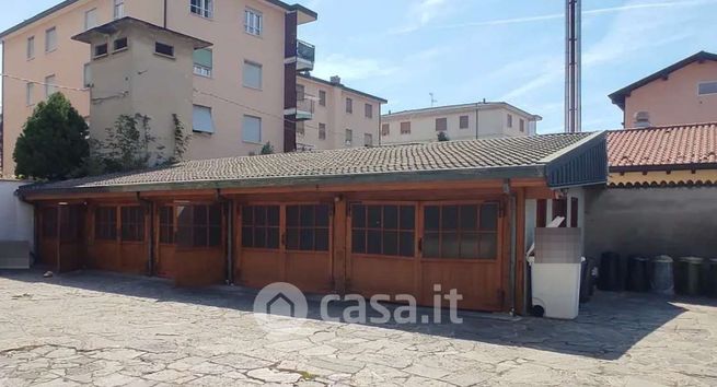 Garage/posto auto in residenziale in Via Abate Giovanni Battista Crippa