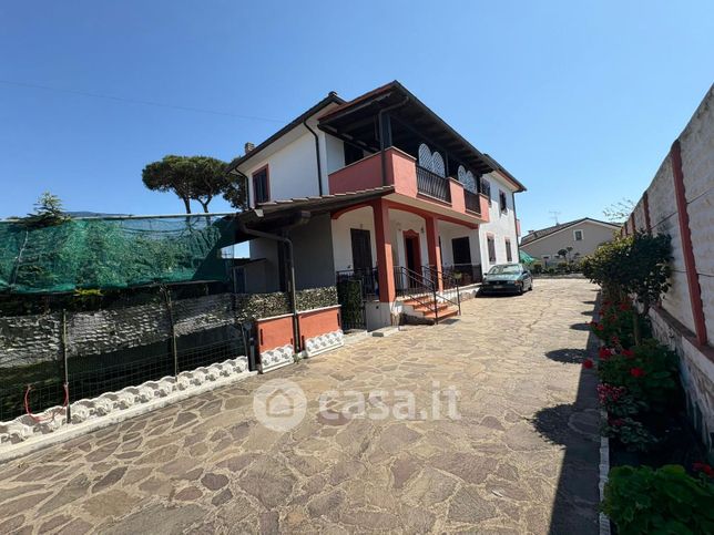 Villa in residenziale in Via Nuoro