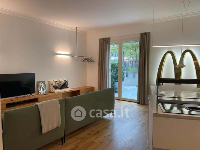 Appartamento in residenziale in Viale Montello 6