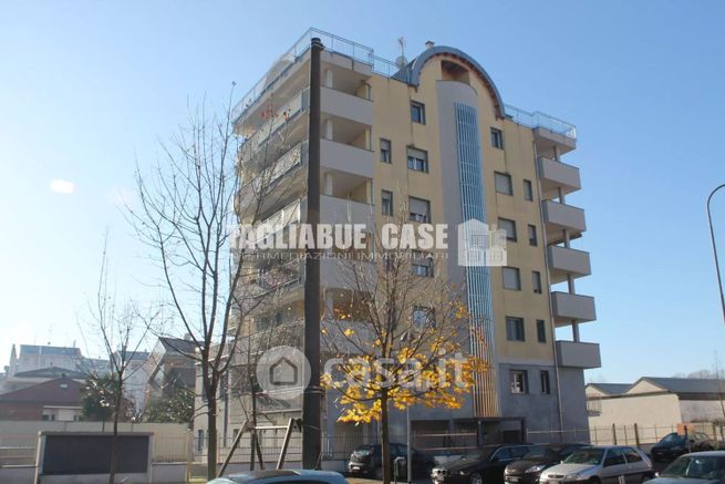 Box/posto auto in residenziale in Via Giovanni Pascoli 23