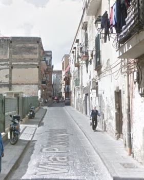 Attività/licenza (con o senza mura) in commerciale in Via Piscopia