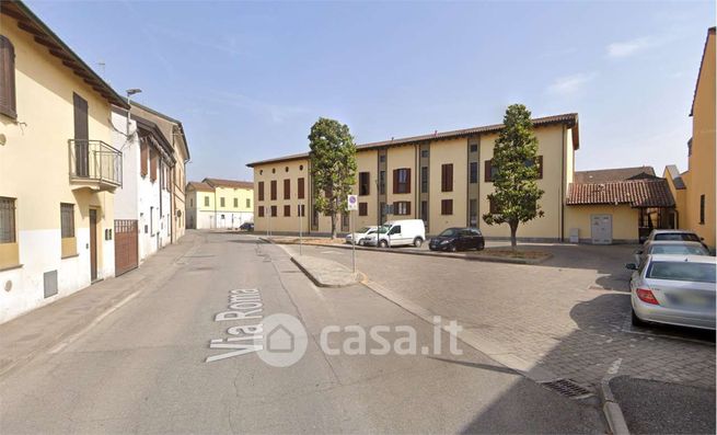 Garage/posto auto in residenziale in Via Roma