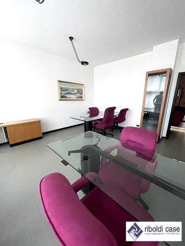 Ufficio in commerciale in