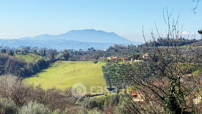 Terreno agricolo in commerciale in Via Carlo Parlagreco