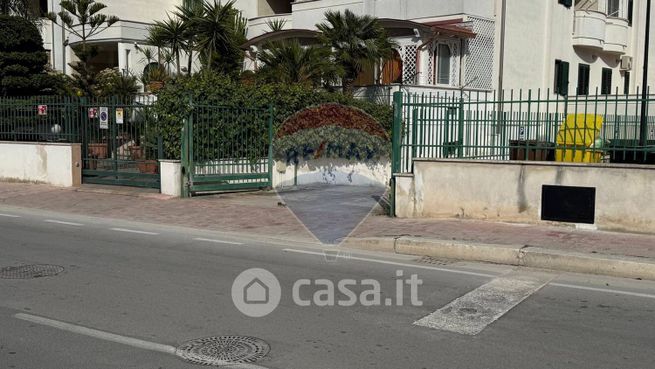 Box/posto auto in residenziale in Viale dell'Antico Porto Aviane