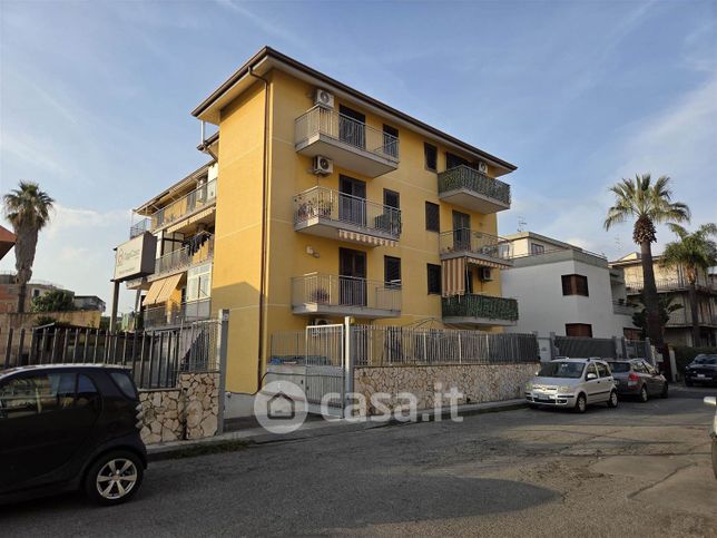 Capannone in commerciale in 