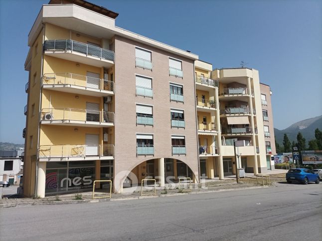 Appartamento in residenziale in Via Camillo Carlomagno 3