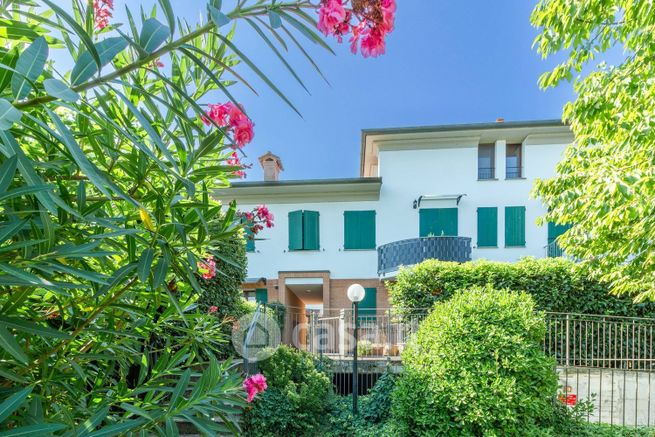 Villetta a schiera in residenziale in Via Reno Vecchio 52