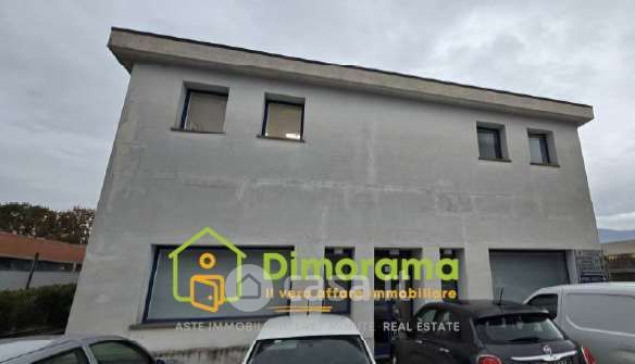 Capannone in commerciale in Via Serafina Borgiani 8