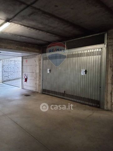 Box/posto auto in residenziale in Via Unione Europea 10