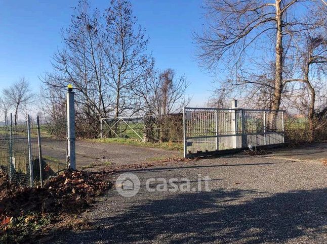 Capannone in commerciale in Strada gandine 24 24