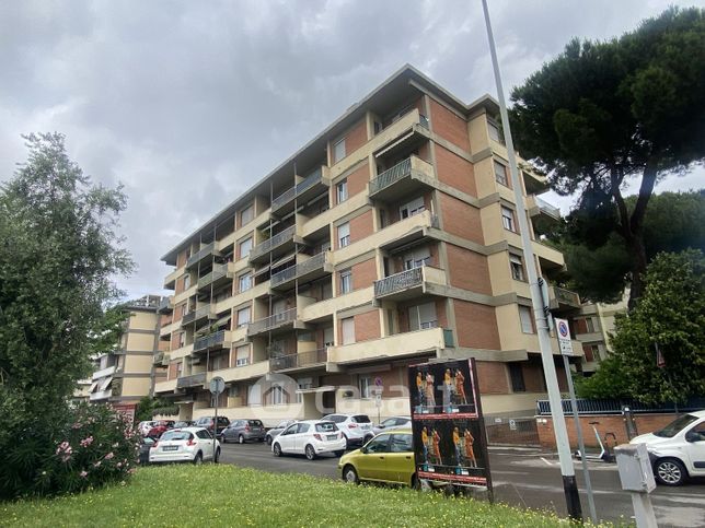 Appartamento in residenziale in Via Emilio Visconti Venosta
