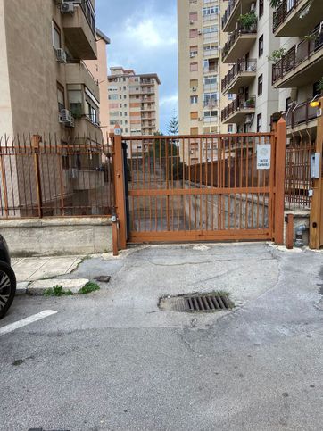 Garage/posto auto in residenziale in Via Alberto Verdinois 15