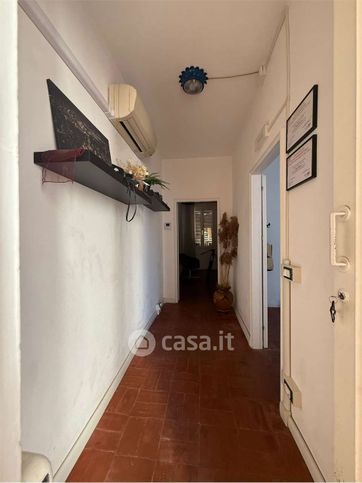 Ufficio in commerciale in Via U. Sbrillanci 13