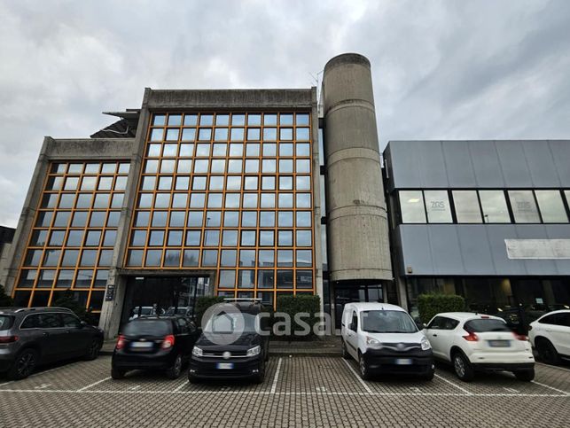 Ufficio in commerciale in Via Evangelista Torricelli 35