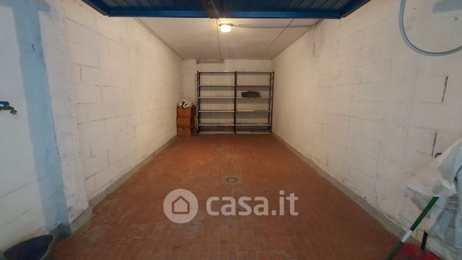 Box/posto auto in residenziale in Via Scipione Innocenti 30
