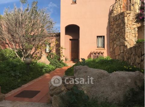 Casa indipendente in residenziale in 