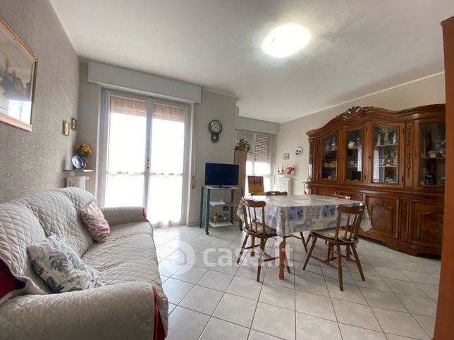 Appartamento in residenziale in Viale Mario Parini