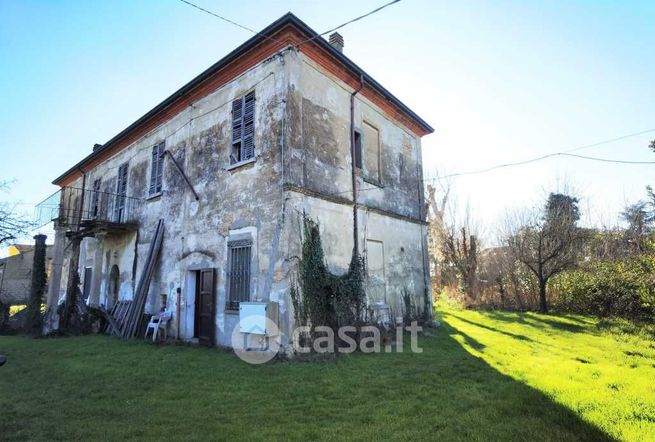 Casa indipendente in residenziale in 